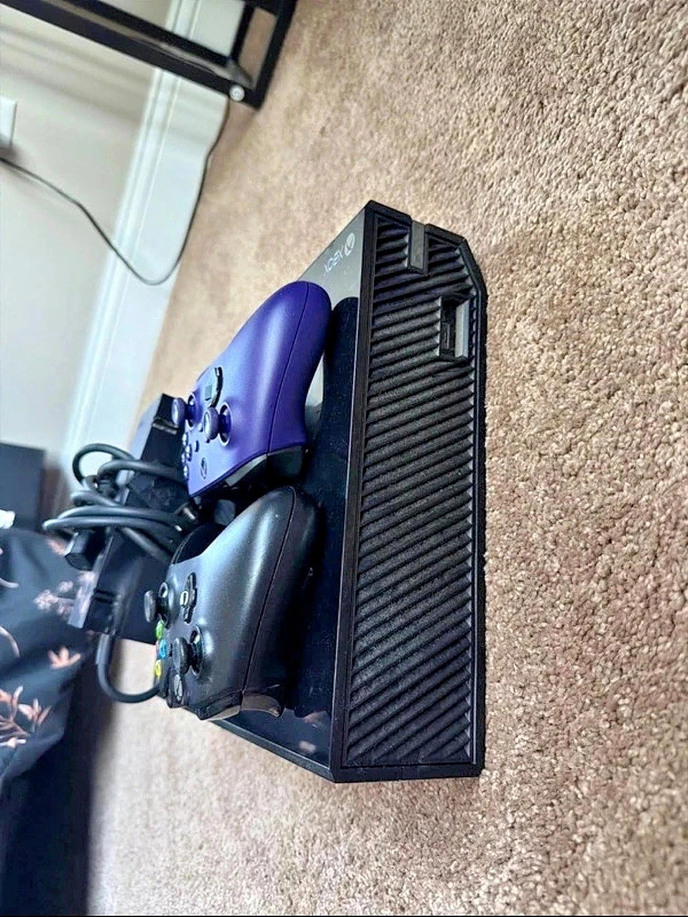 Xbox One Console with 2 Controllers - Picture 4 of 9